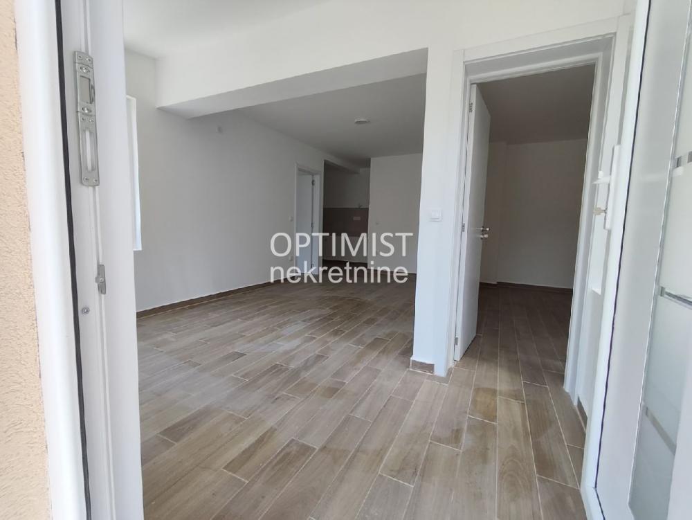 Severni bulevar, kuća od 43m2 sa dvorištem ID#3553