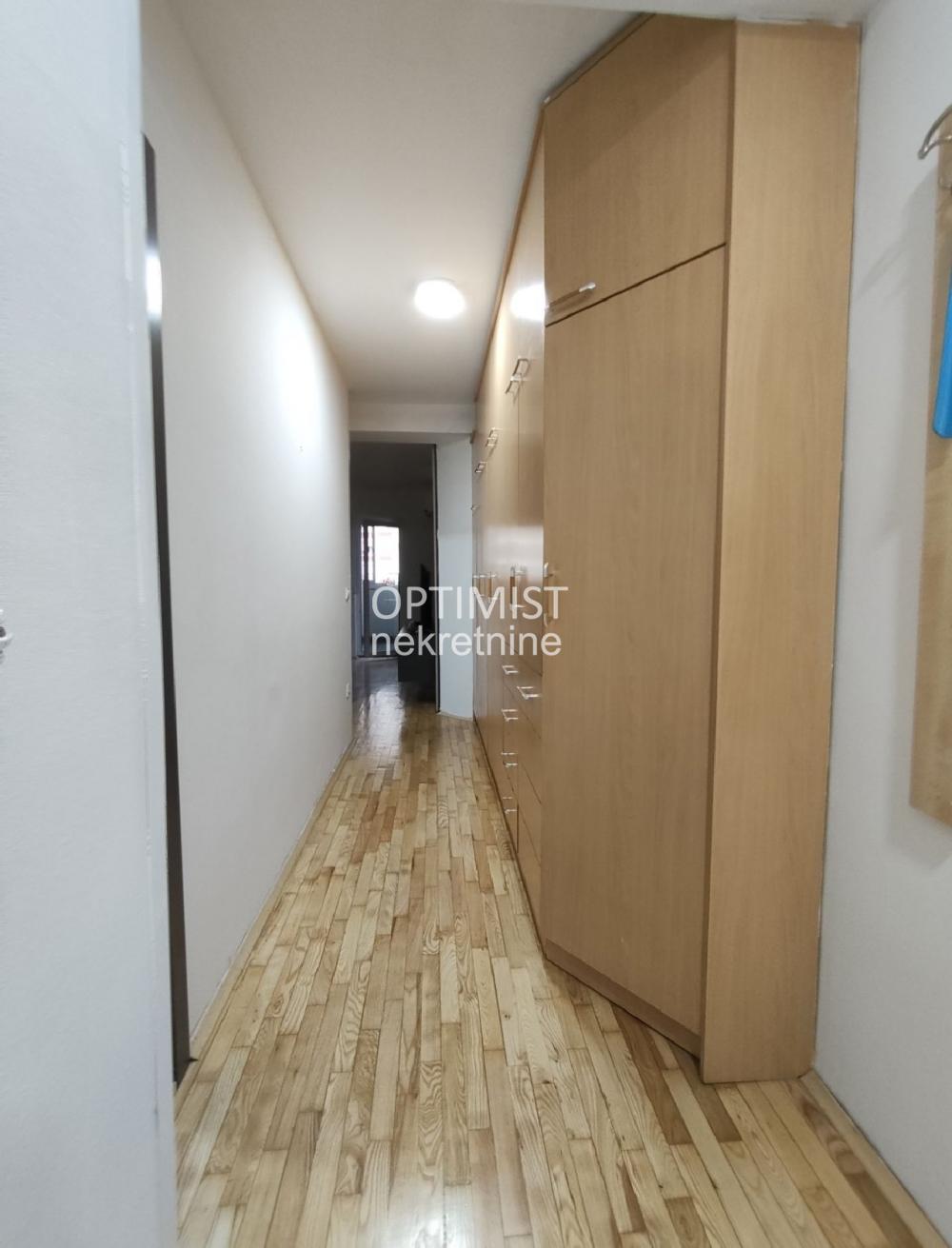 Centar Žarkova, renoviran, uknjižen ID#3559