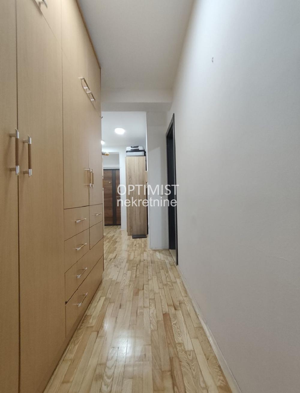 Centar Žarkova, renoviran, uknjižen ID#3559