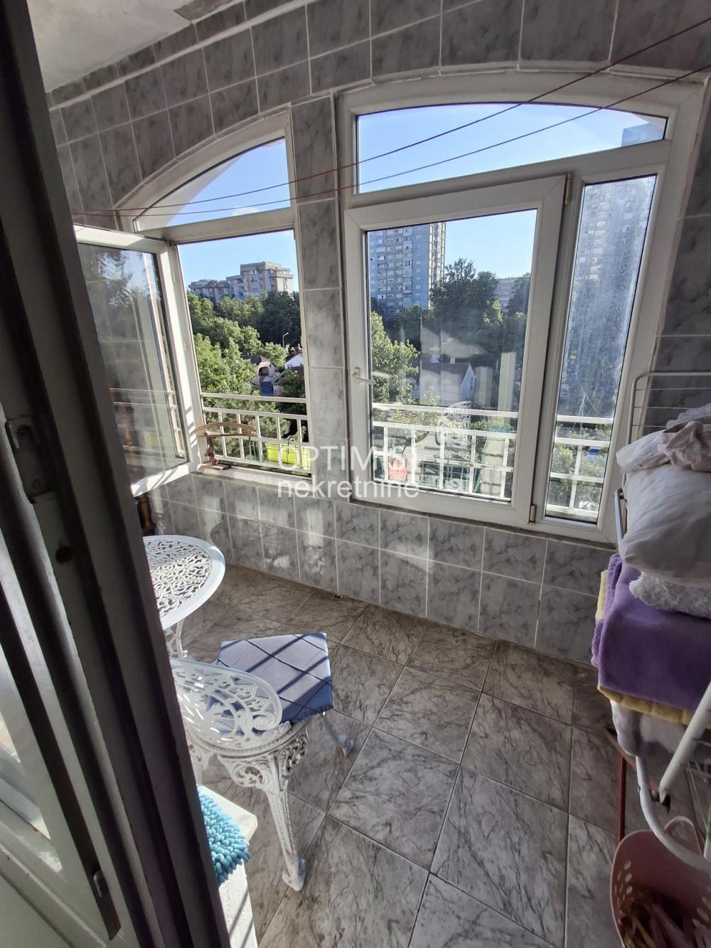 Retko u ponudi | adaptibilan u 2.5 | 57 m² | Novija zgrada | uknjižen ID#3563