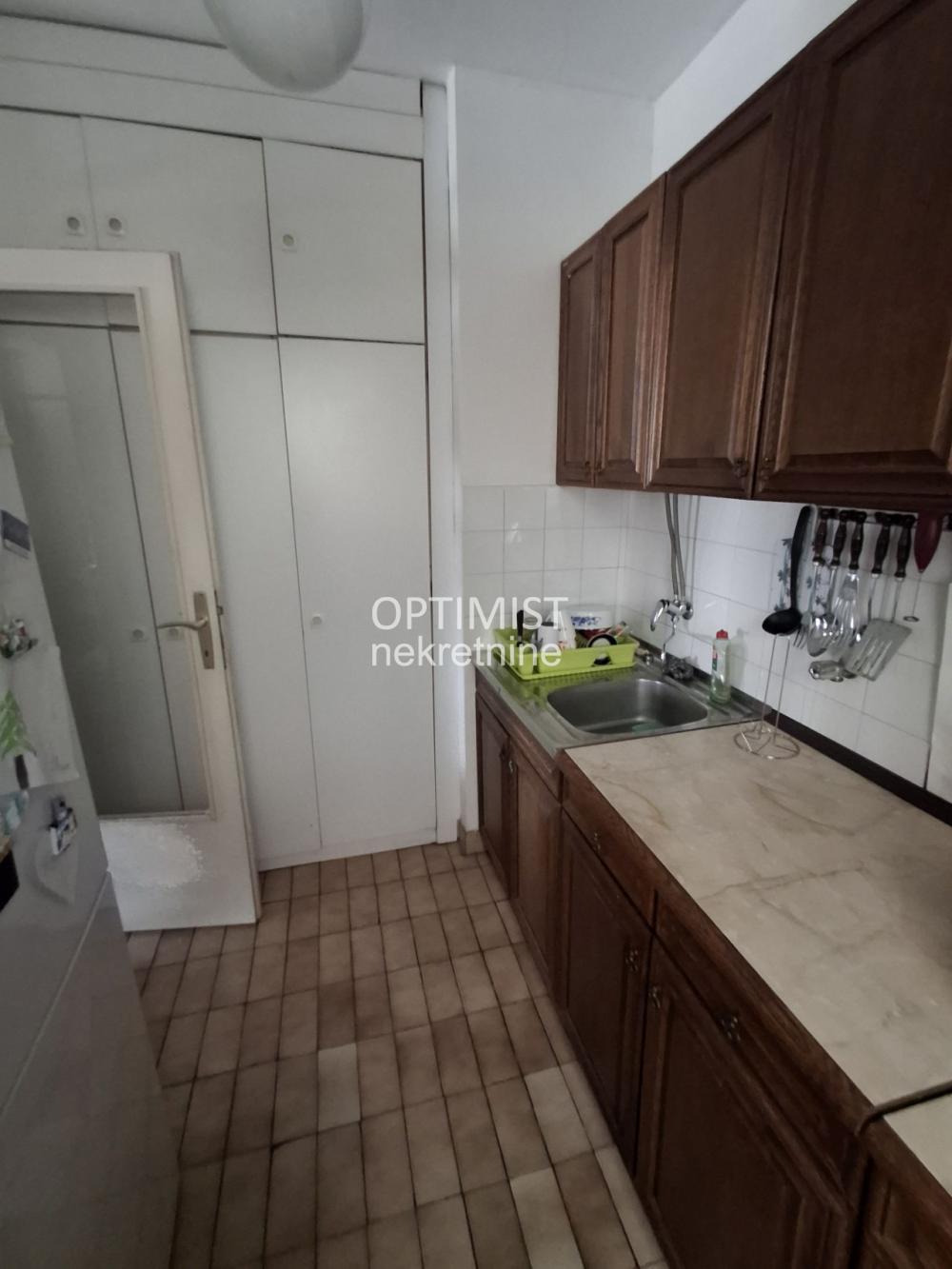 Retko u ponudi | adaptibilan u 2.5 | 57 m² | Novija zgrada | uknjižen ID#3563