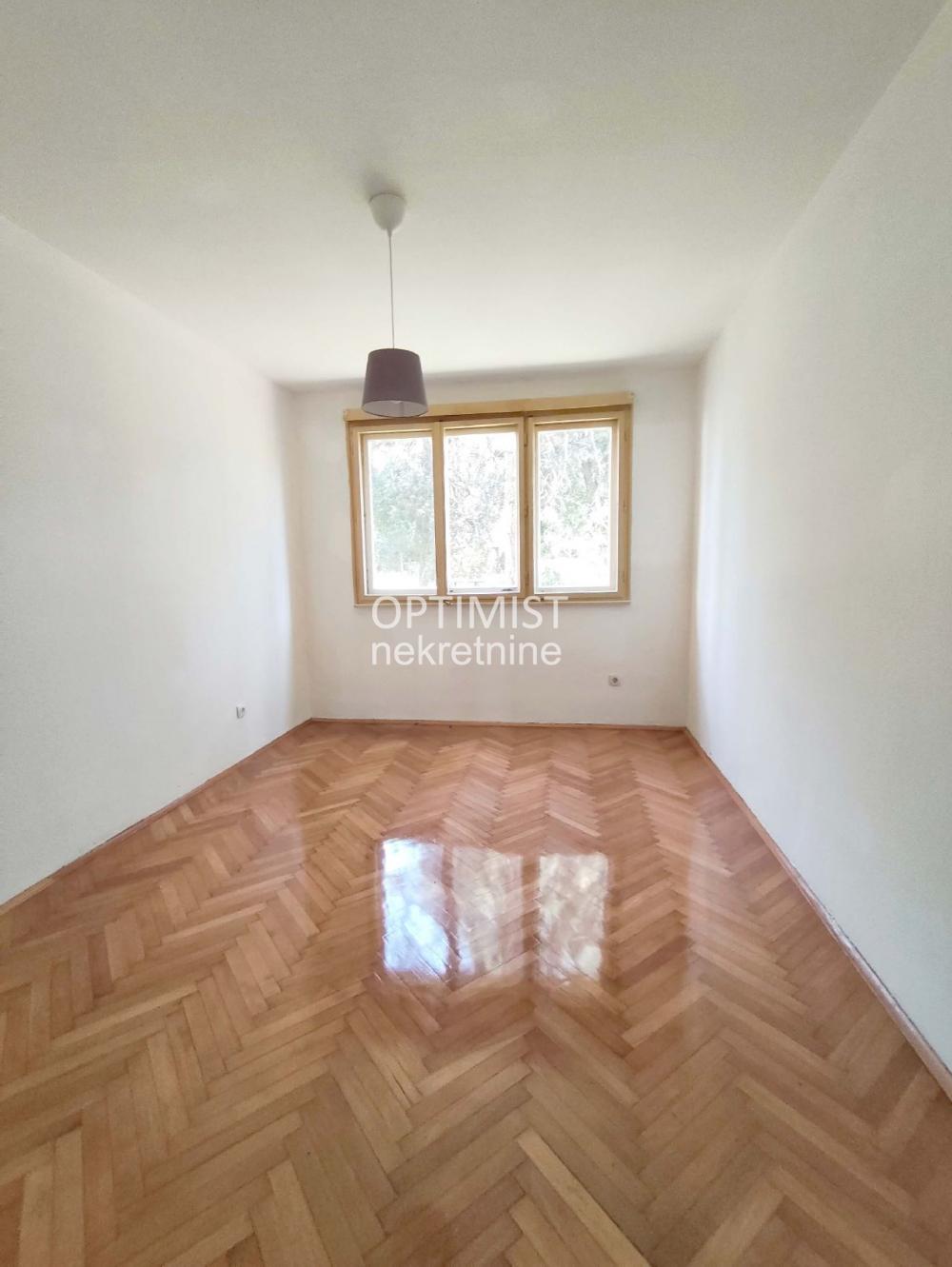 Žarkovo, uknjižen, odmah useljiv ID#3590