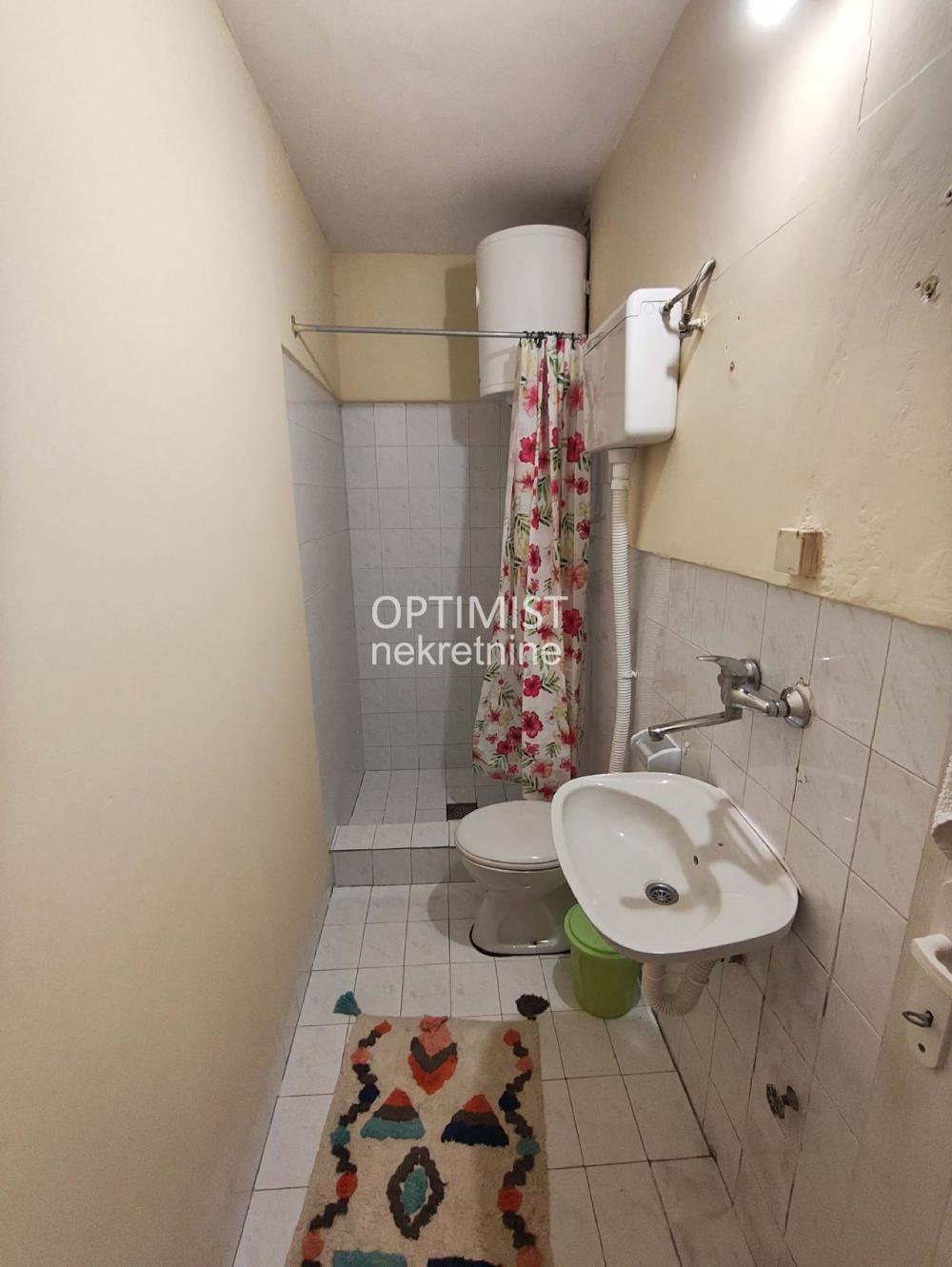 Renoviran, uknjižen, odmah useljiv ID#3602