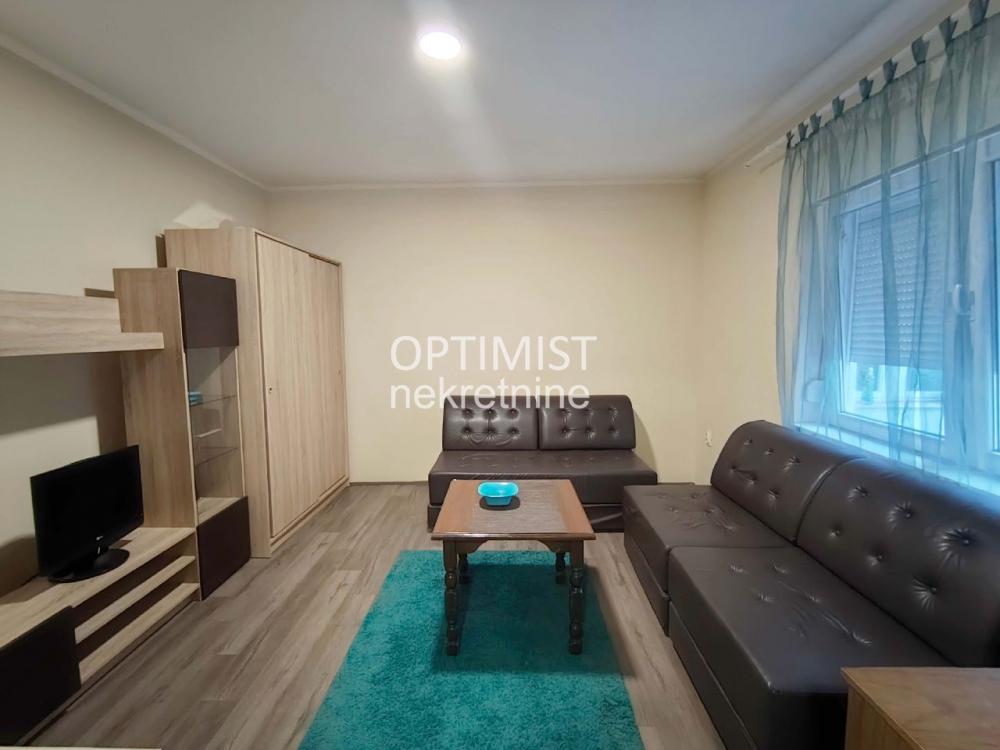 Renoviran, uknjižen, odmah useljiv ID#3602