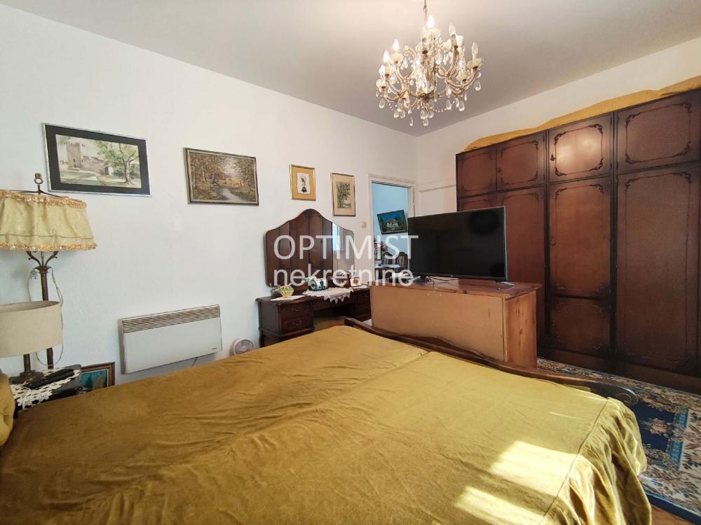 Senjak, salonac, uknjižen, adaptibilan ID#3610