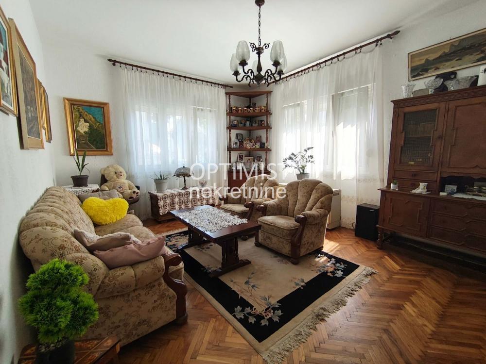 Senjak, salonac, uknjižen, adaptibilan ID#3610