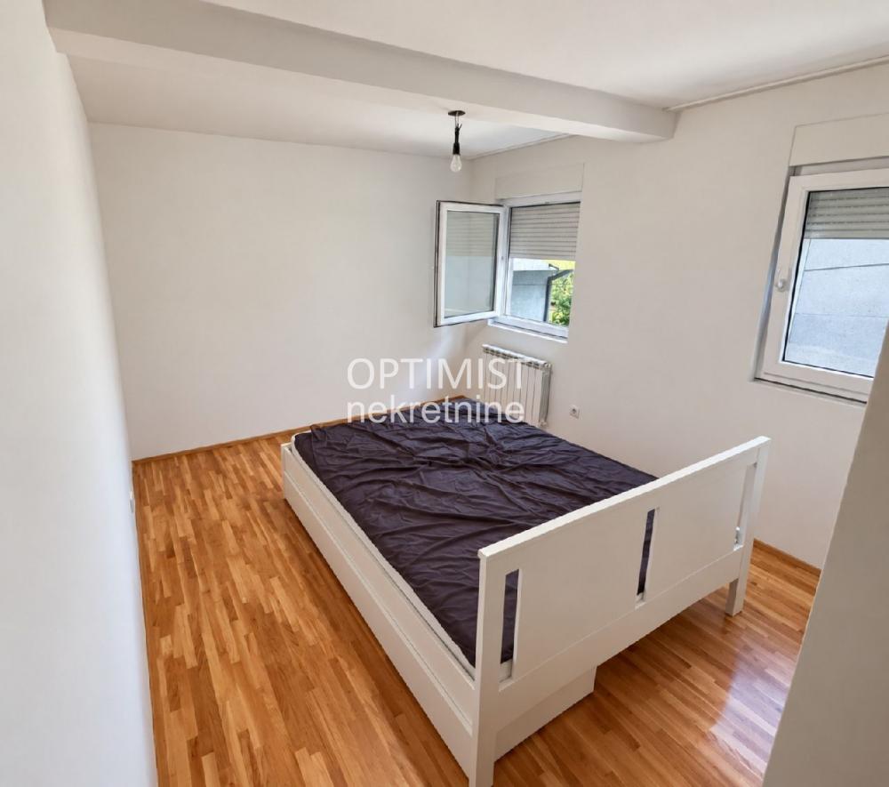 Voždovačka crkva, uknjižen, odmah useljiv. ID#3647