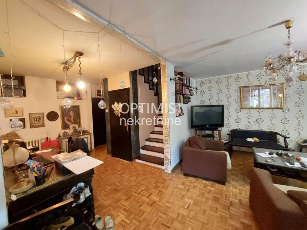 Bežanijska kosa I – Izuzetna porodična kuća 102m² + Garaža + Podrum + Dvori ID#3664
