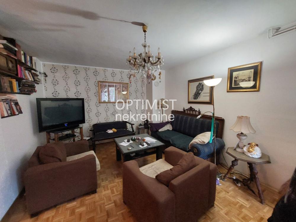 Bežanijska kosa I – Izuzetna porodična kuća 102m² + Garaža + Podrum + Dvori ID#3664