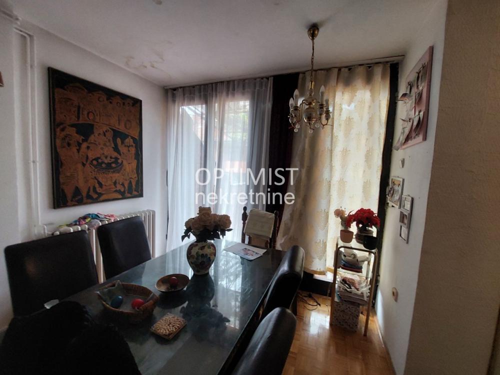 Bežanijska kosa I – Izuzetna porodična kuća 102m² + Garaža + Podrum + Dvori ID#3664