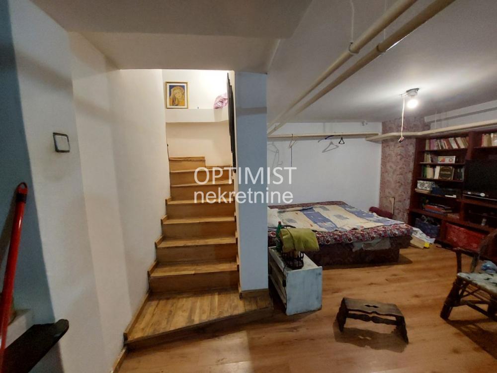 Bežanijska kosa I – Izuzetna porodična kuća 102m² + Garaža + Podrum + Dvori ID#3664
