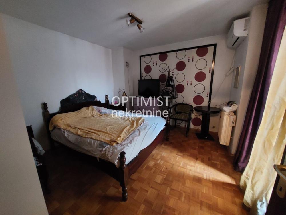 Bežanijska kosa I – Izuzetna porodična kuća 102m² + Garaža + Podrum + Dvori ID#3664
