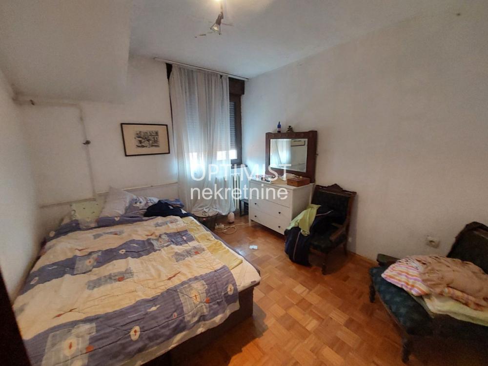 Bežanijska kosa I – Izuzetna porodična kuća 102m² + Garaža + Podrum + Dvori ID#3664
