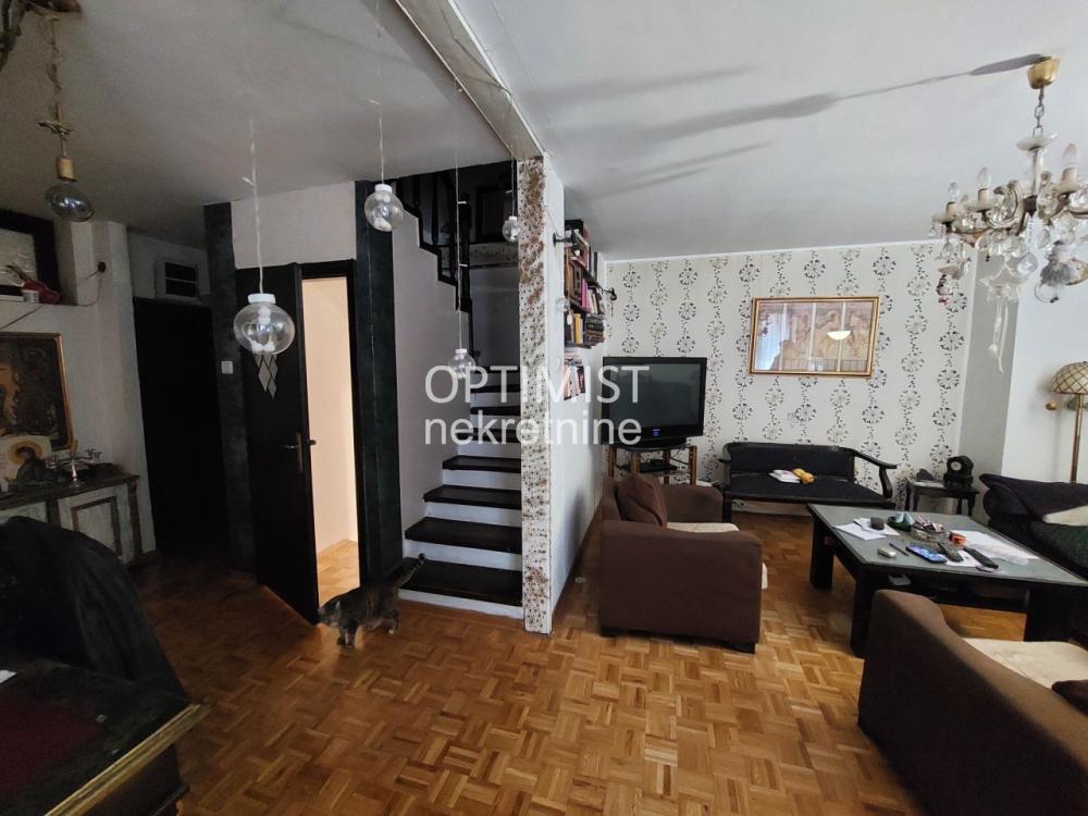 Bežanijska kosa I – Izuzetna porodična kuća 102m² + Garaža + Podrum + Dvori ID#3664