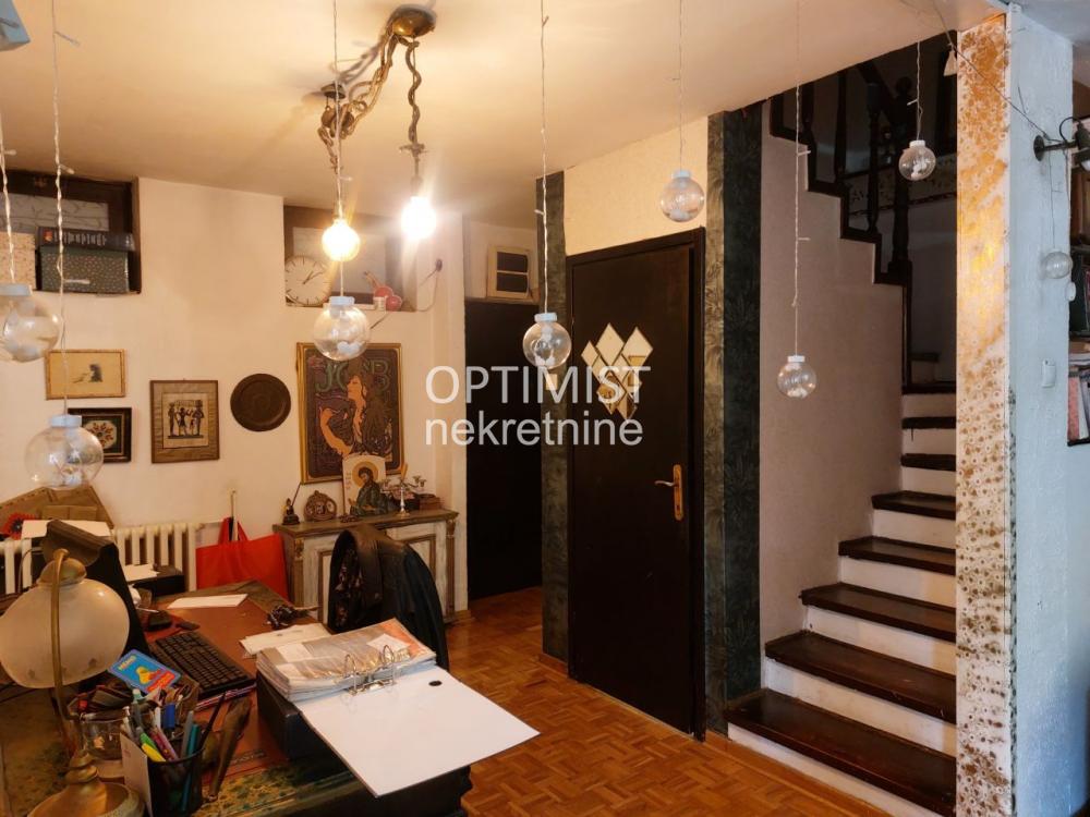 Bežanijska kosa I – Izuzetna porodična kuća 102m² + Garaža + Podrum + Dvori ID#3664