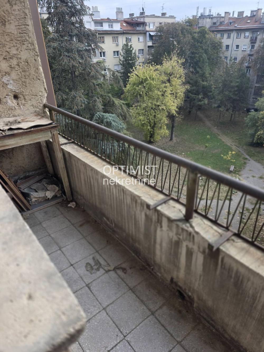 Paviljoni – odlična lokacija, tri terase, veliki potencijal! ID#3685