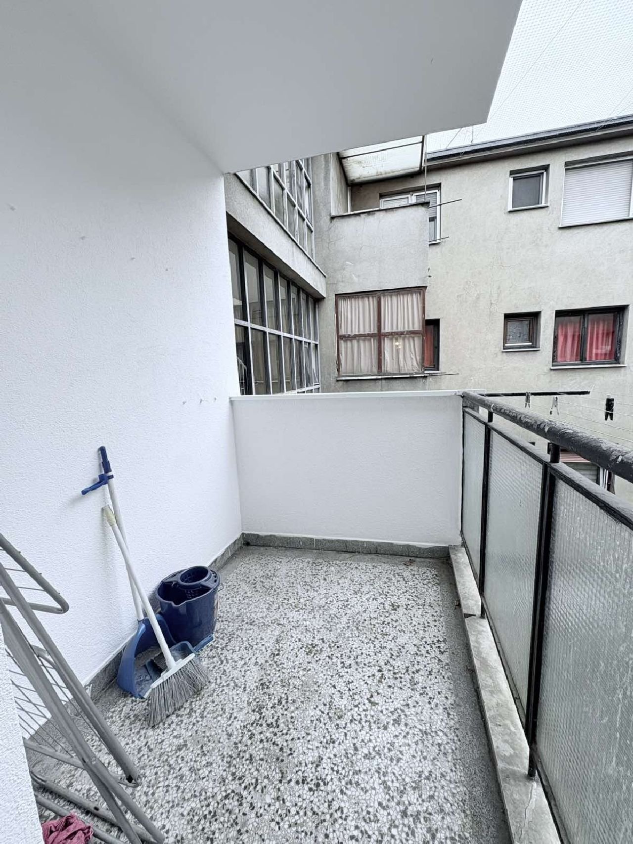 01 Stan Blok 33 Omladinskih Brigada