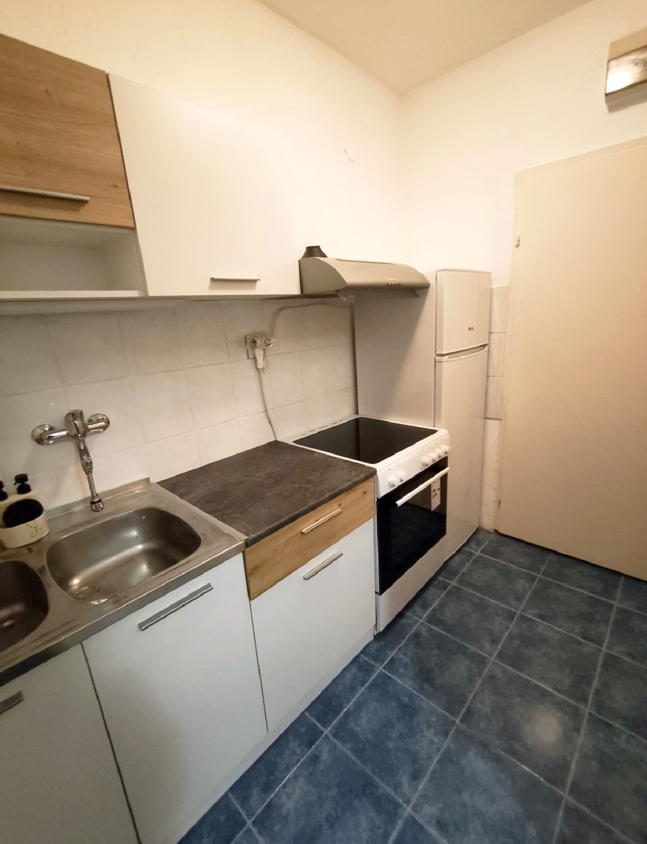 01 Stan Braće Jerković Zaplanjska