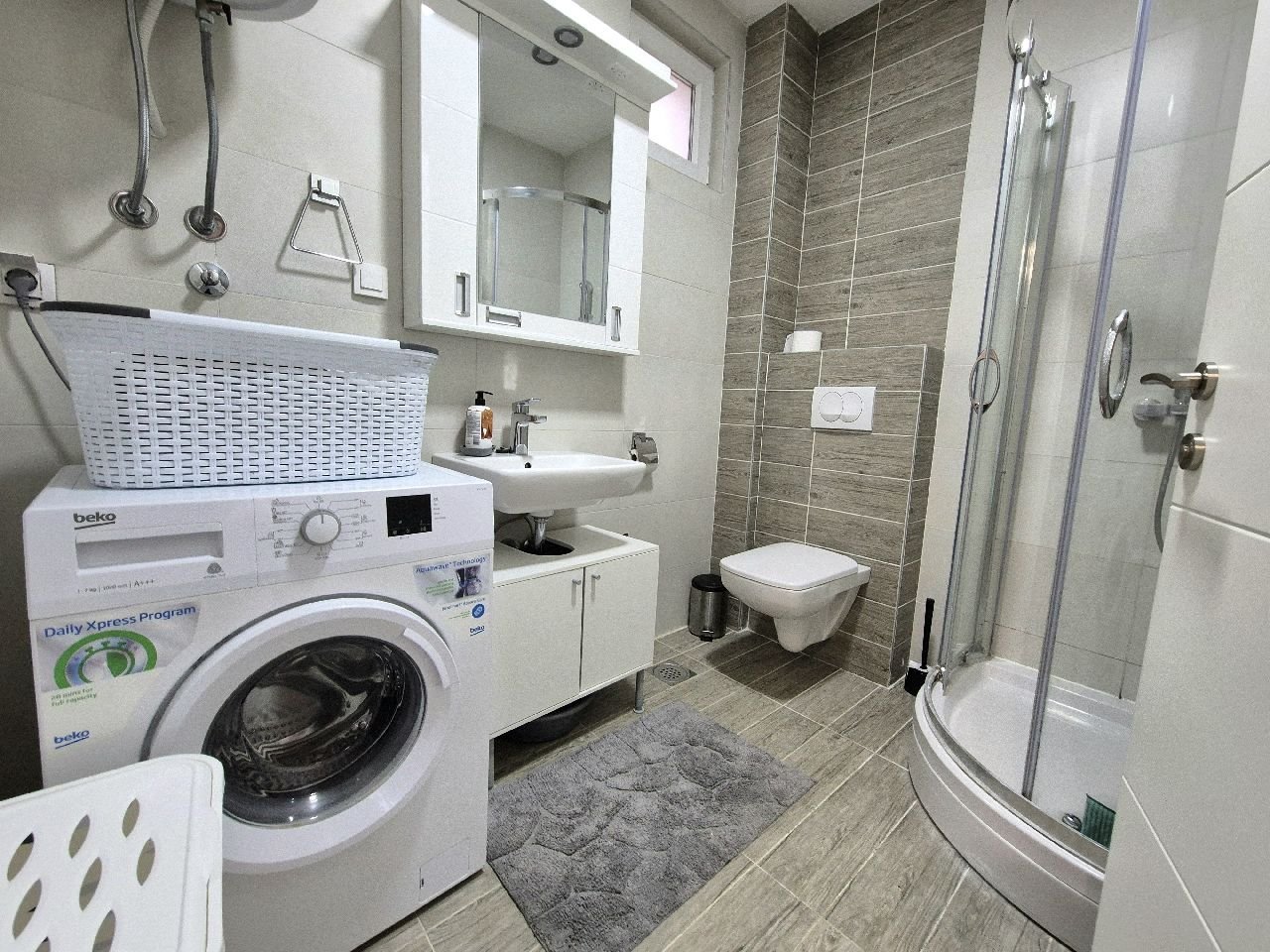 01 Stan Đeram Pijaca Jedrenska