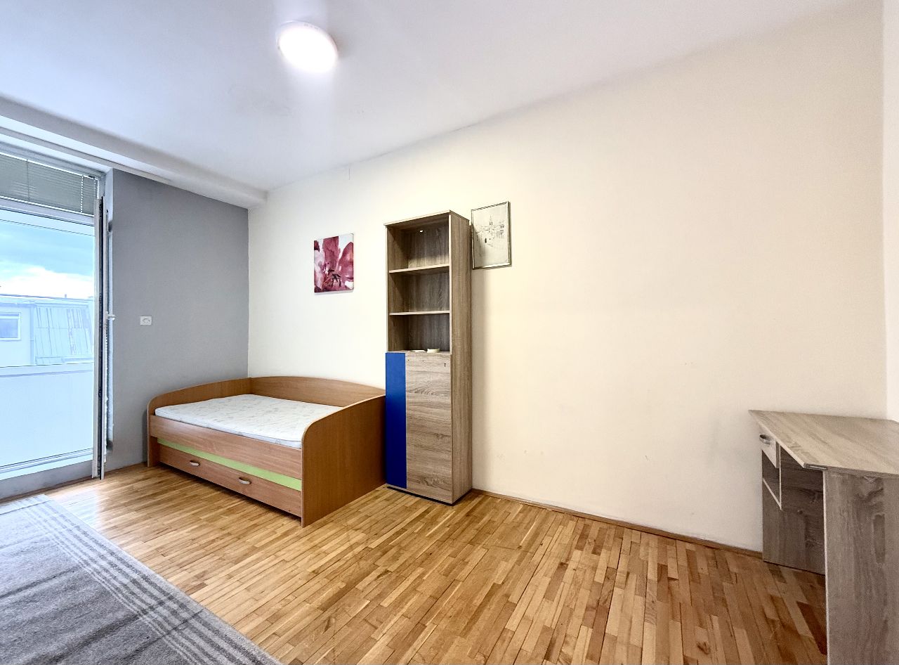 01 Stan Profesorska Kolonija Zdravka Čelara