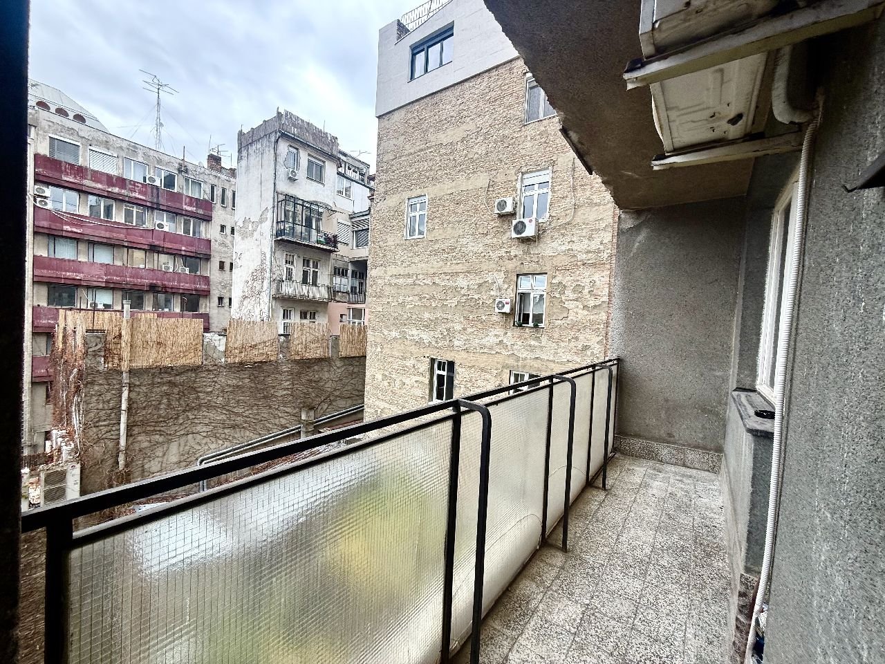 01 Stan Stari Grad Cara Uroša