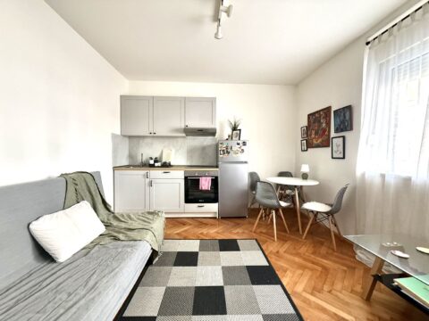 01 Stan Stari Grad Šantićeva