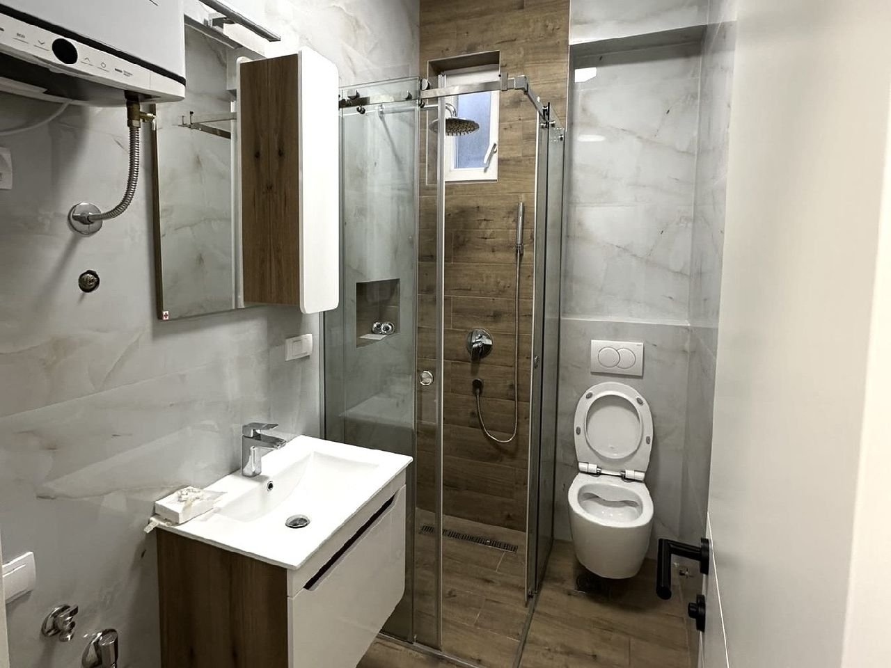 01 Stan Vukov Spomenik Kraljice Marije