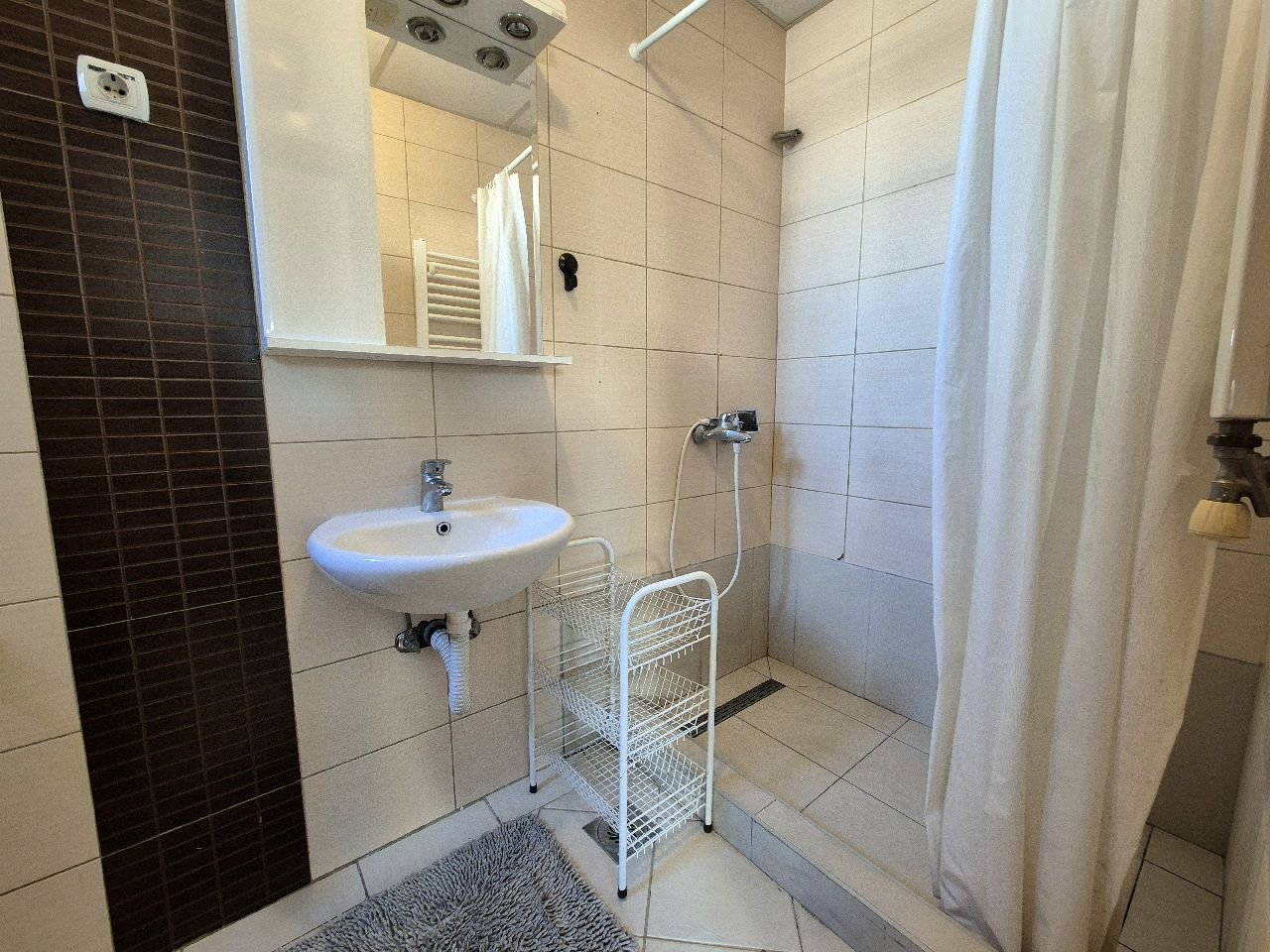 02 Stan Đeram Pijaca Marka Oreškovića