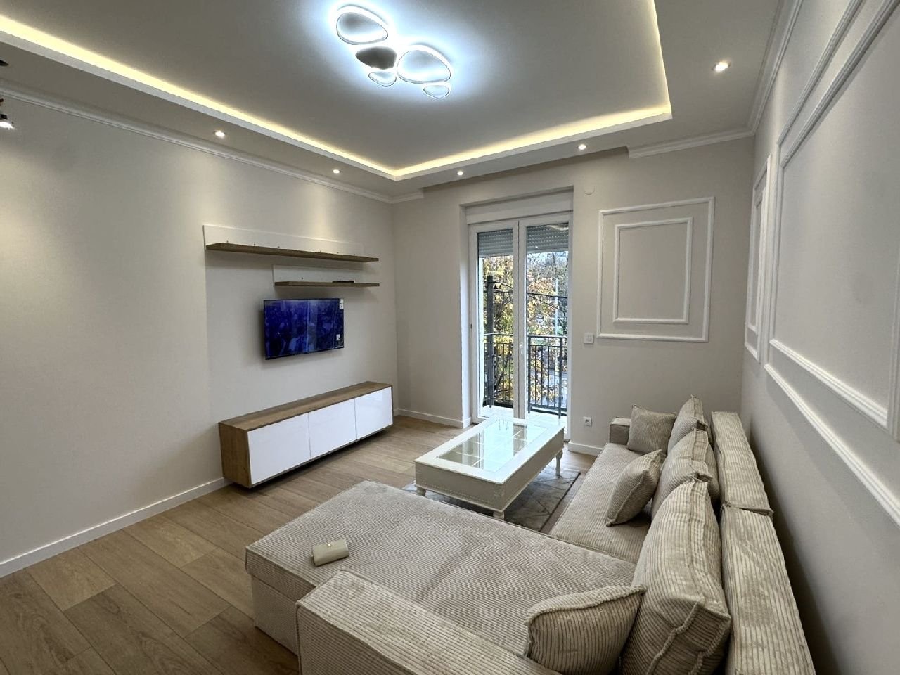 03 Stan Vukov Spomenik Kraljice Marije