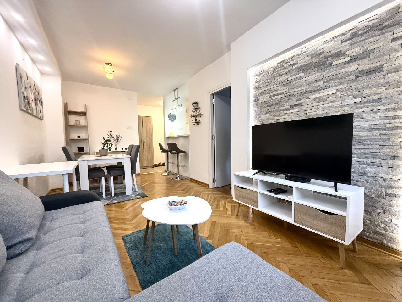 04 Stan Botanička Bašta Poenkareova