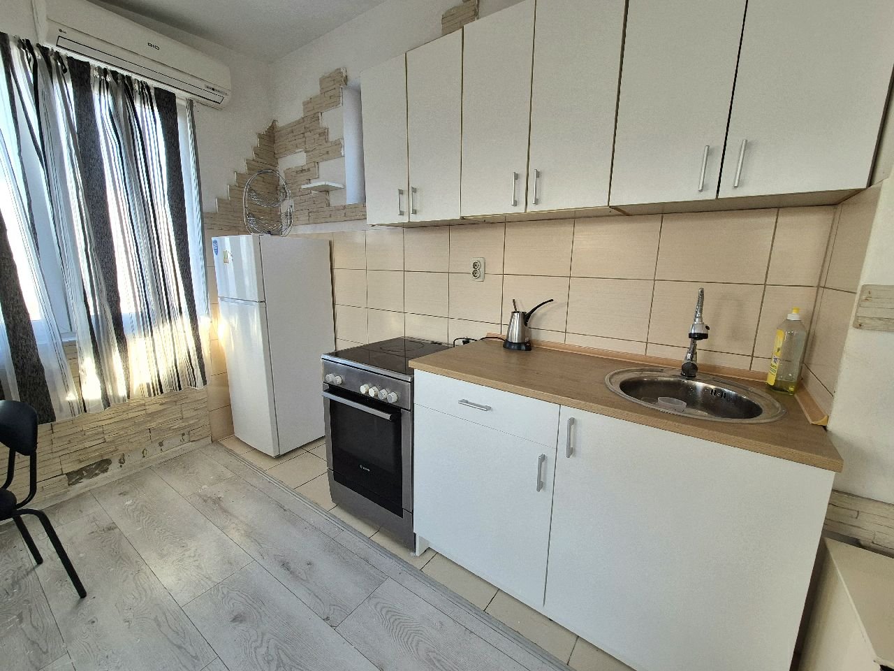 04 Stan Đeram Pijaca Marka Oreškovića