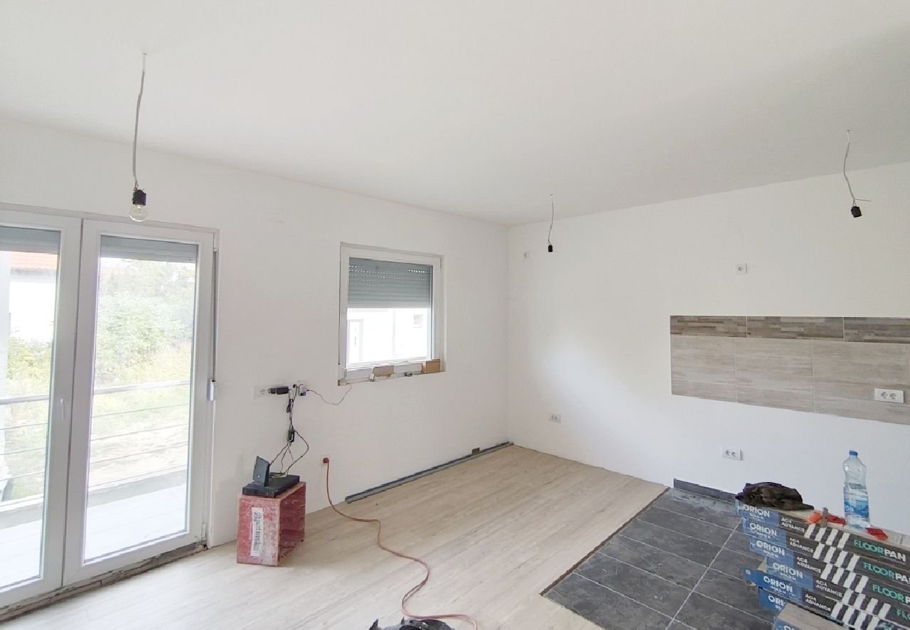 04 Stan Kumodraž Desimira Stojkovića