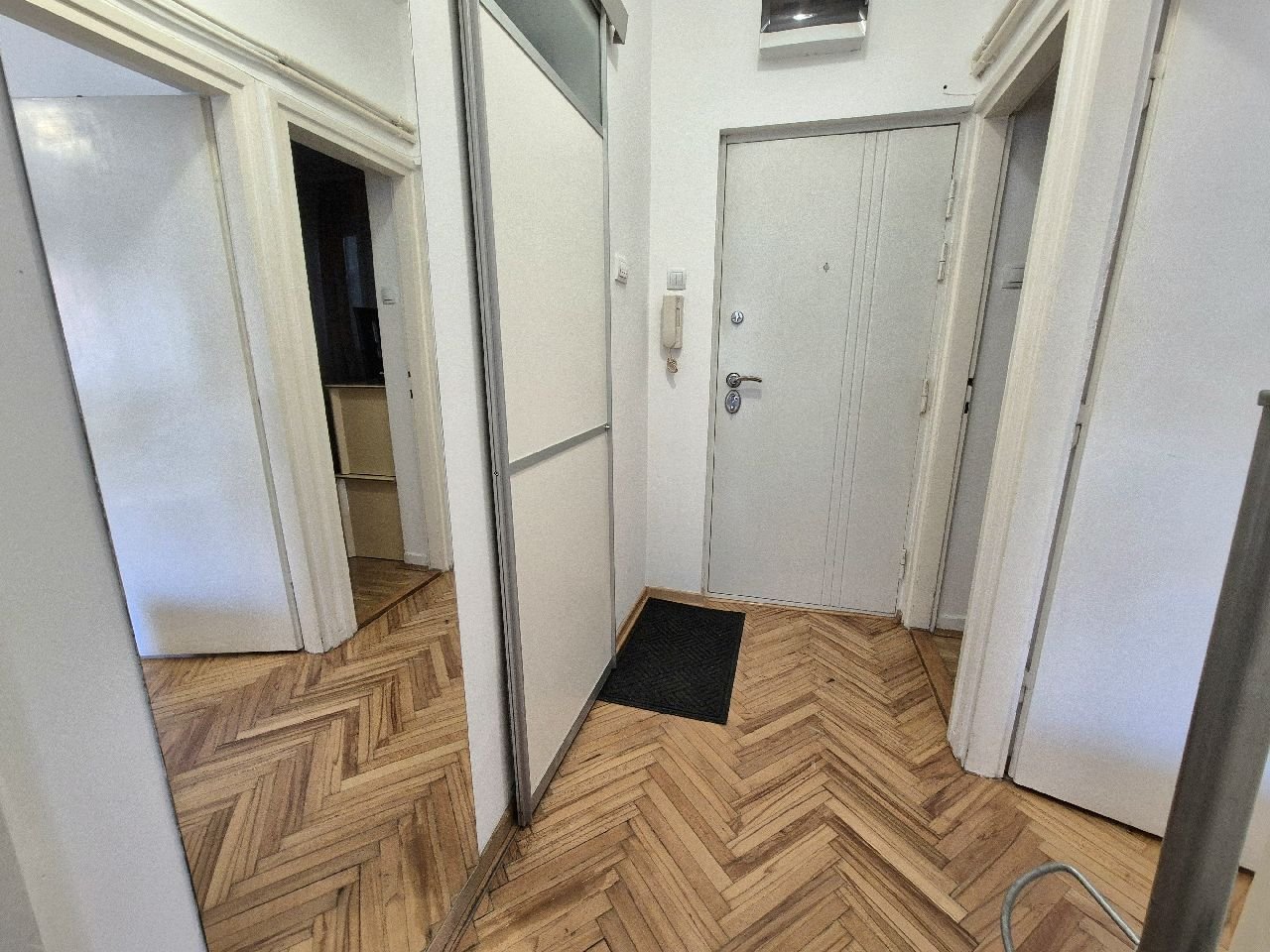 07 Stan Vračar Trnska