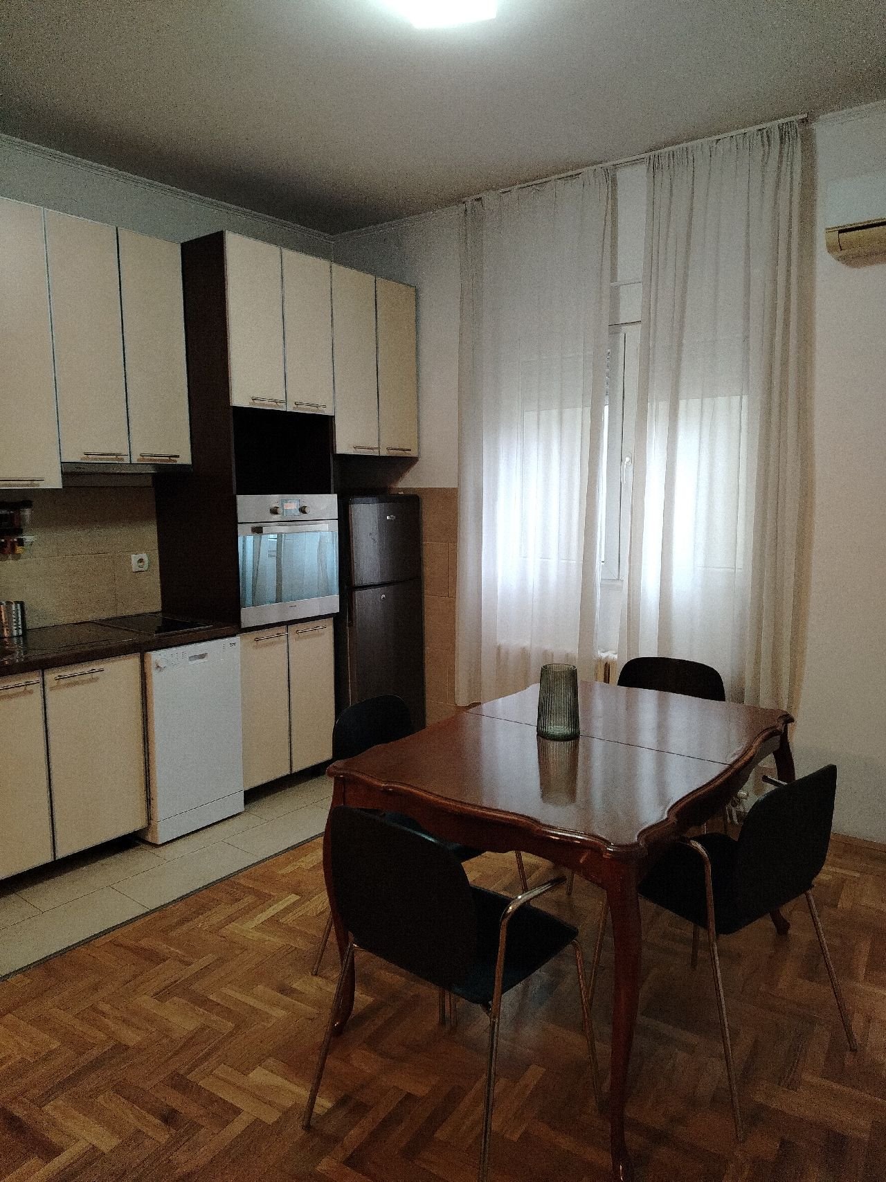 08 Stan Lekino Brdo Mitropolita Stratimirovića