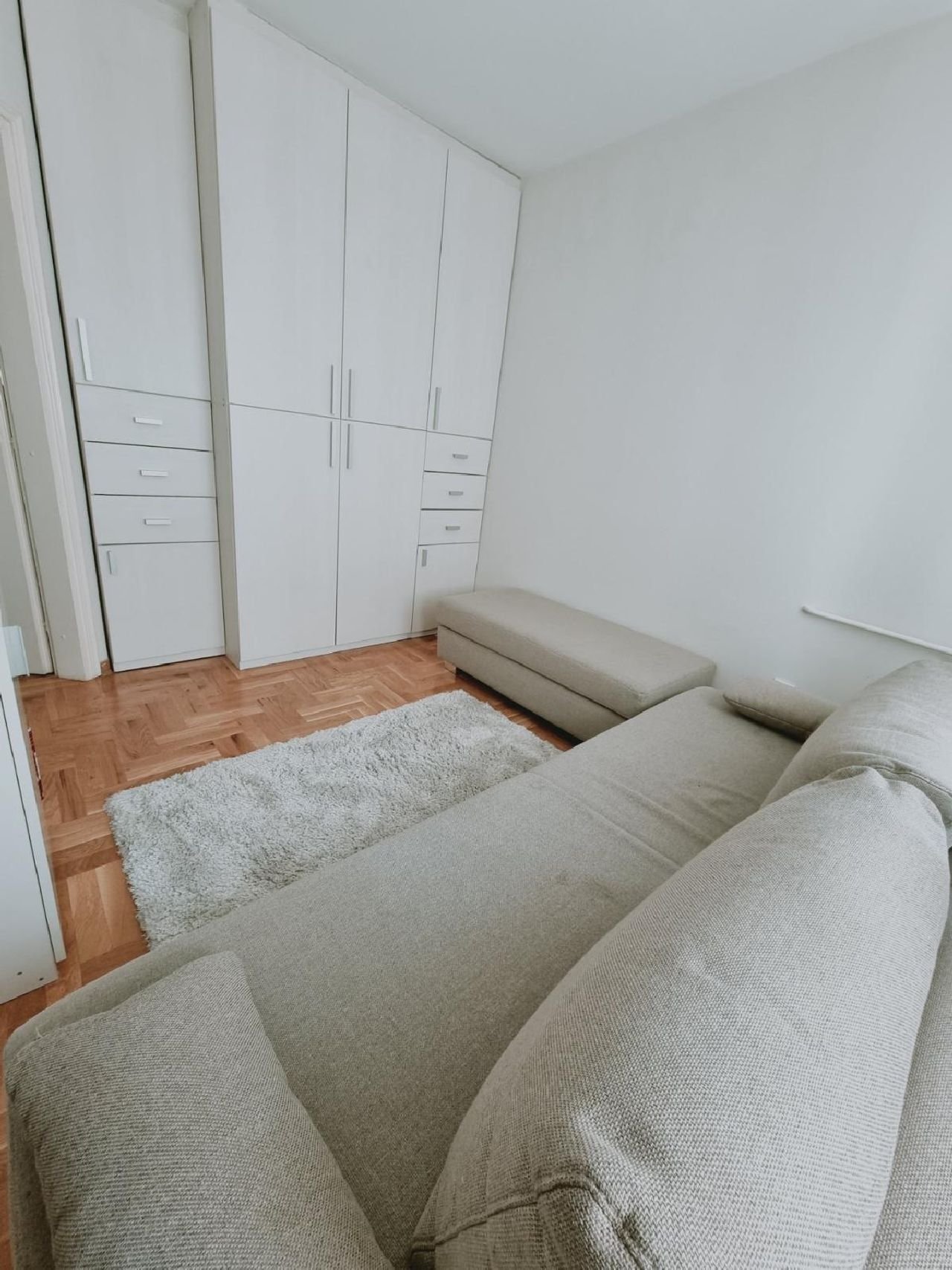 10 Stan Novi Beograd Gramšijeva