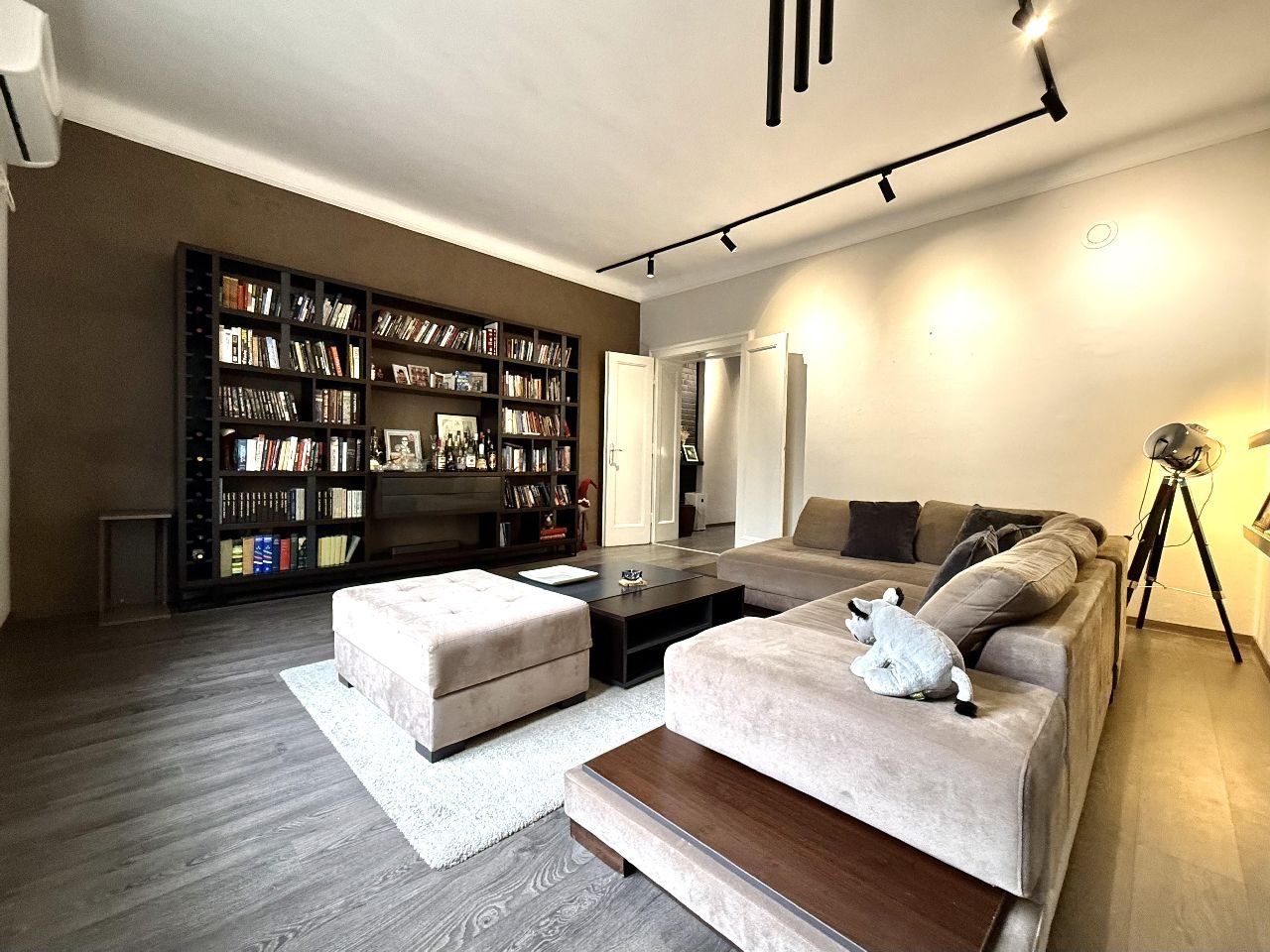 12 Stan Hala Pionir Miše Vujića