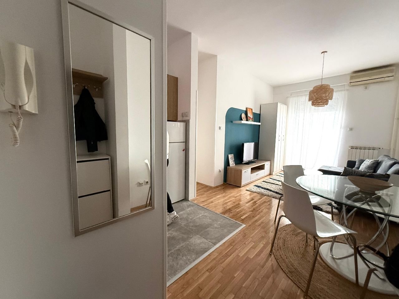 15 Stan Botanička Bašta Vojvode Dobrnjca