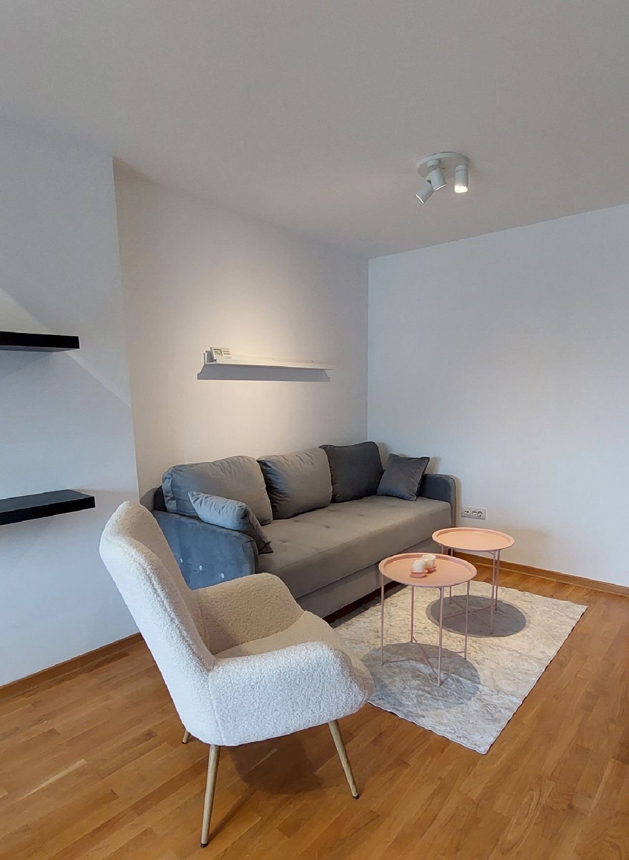 15 Stan Savski Venac Jelene Cvetković