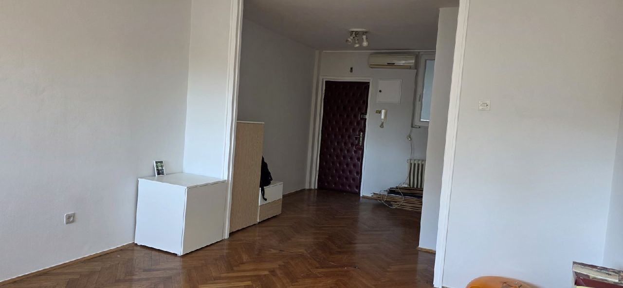 17 Stan Fontana Pariske Komune