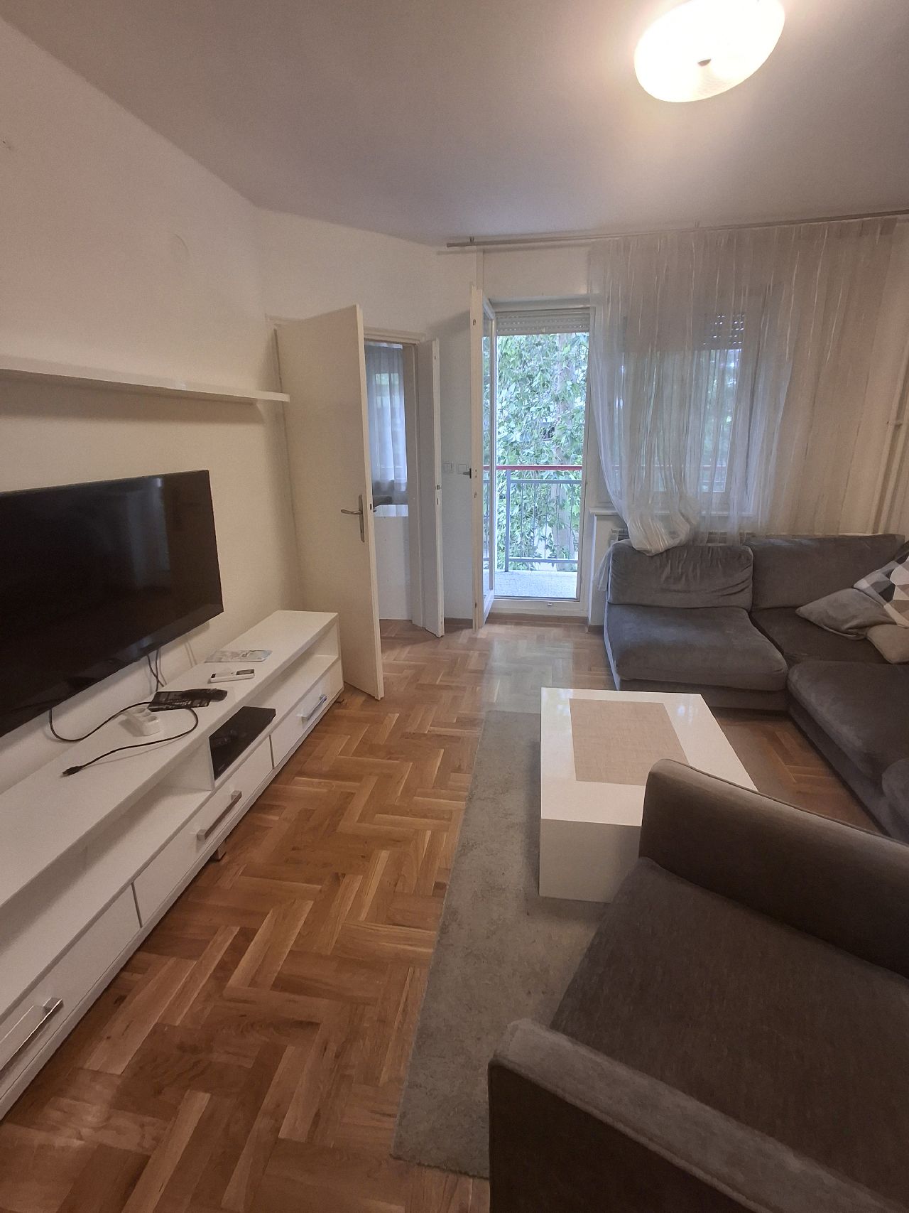 22 Stan Hotel Yu Gramšijeva